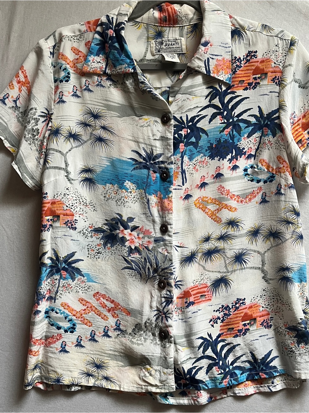 Avanti Hawaii 100% Silk Aloha Shirt Tropical Hula Print Size M